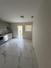 2851 NW 15th Ct in Fort Lauderdale, FL - Building Photo - Building Photo