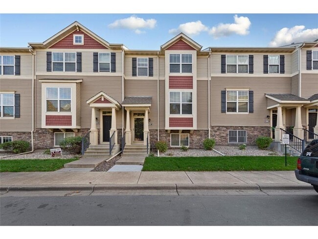 8397 Norwood Ln N in Maple Grove, MN - Foto de edificio - Building Photo