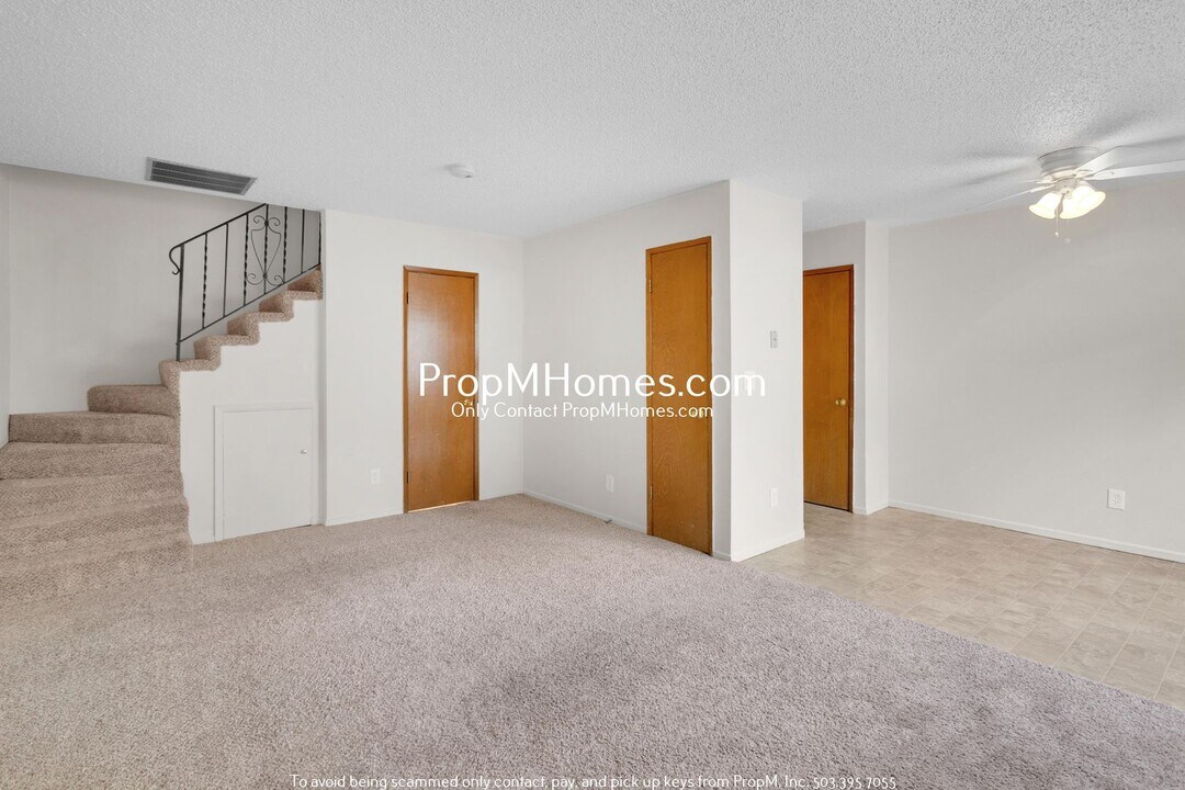 6064 SW Valley Ave in Beaverton, OR - Foto de edificio