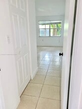 4205 N University Dr in Sunrise, FL - Foto de edificio - Building Photo