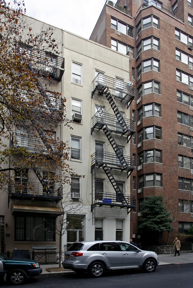 333 E 52nd St in New York, NY - Foto de edificio - Building Photo