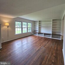8533 Pepperdine Dr in Vienna, VA - Building Photo - Building Photo