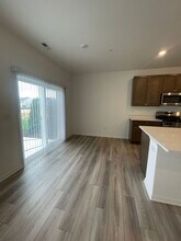 104 Henderson St in Oswego, IL - Building Photo - Building Photo