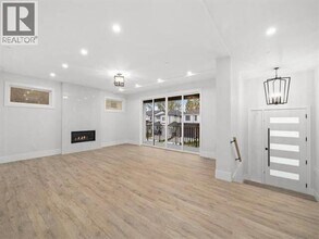 10522 McVeety St in Maple Ridge, BC - Building Photo - Building Photo