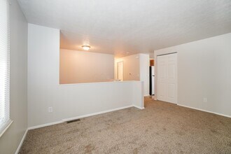 3137 Dewbourne Dr in Reynoldsburg, OH - Building Photo - Building Photo