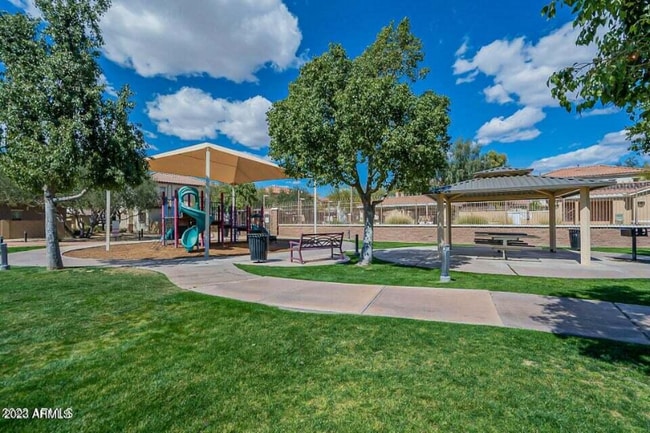 10325 W Sands Dr in Peoria, AZ - Building Photo - Building Photo