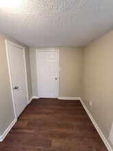Welcome to this charming 3-bedroom, 1-bath in Memphis, TN - Building Photo - Building Photo