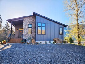 304 Duncan Creek Rd in Stevenson, WA - Building Photo