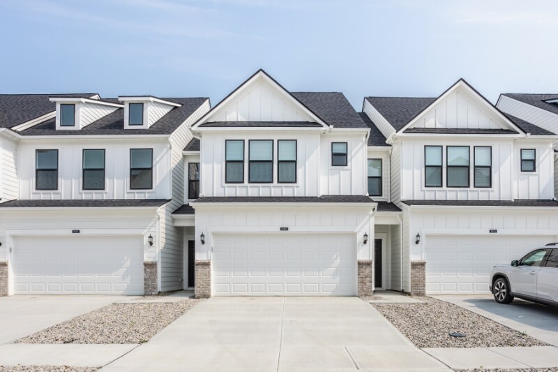 10918 Morab Dr in Zionsville, IN - Building Photo