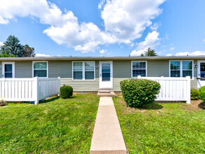 Barbara Lane Apartments in Ashland, OH - Building Photo - Building Photo