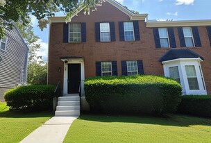 1036 Plantation Way in Kennesaw, GA - Building Photo