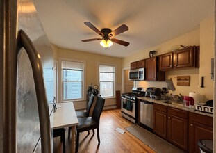 56 Cedar St, Unit 2R in Cambridge, MA - Building Photo - Building Photo