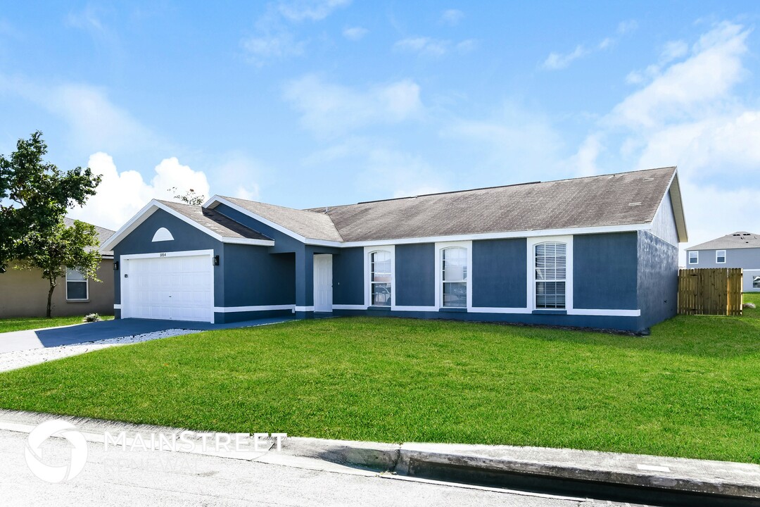 1054 Summer Glen Dr in Winter Haven, FL - Building Photo