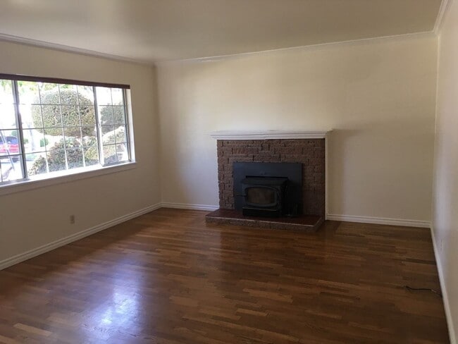 62 Young Dr in Salinas, CA - Building Photo - Building Photo