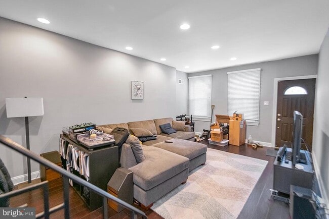 2357 E Susquehanna Ave in Philadelphia, PA - Building Photo - Building Photo