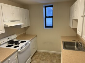 636 Beacon St, Unit 301 in Boston, MA - Building Photo - Building Photo