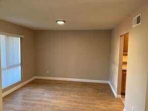 14103 Village 14 in Camarillo, CA - Building Photo - Building Photo