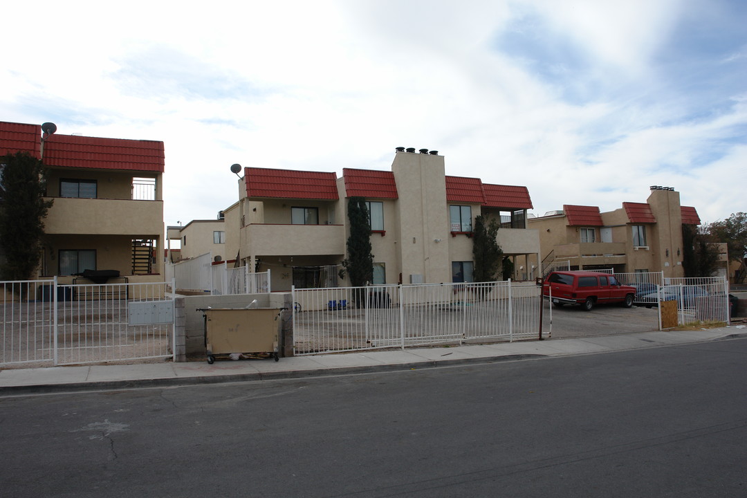 6939 Hopkins Dr in Las Vegas, NV - Building Photo