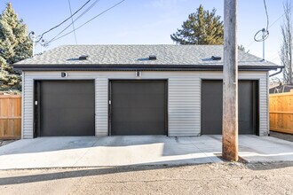 11528-11122 122 St NW in Edmonton, AB - Building Photo - Building Photo