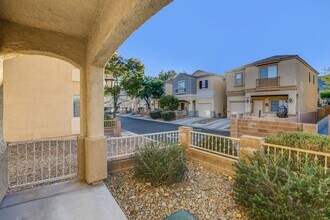 6330 Yampa River Way in Las Vegas, NV - Building Photo - Building Photo