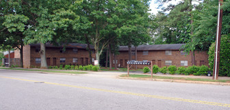 1510-1528 Crest Rd Apartments