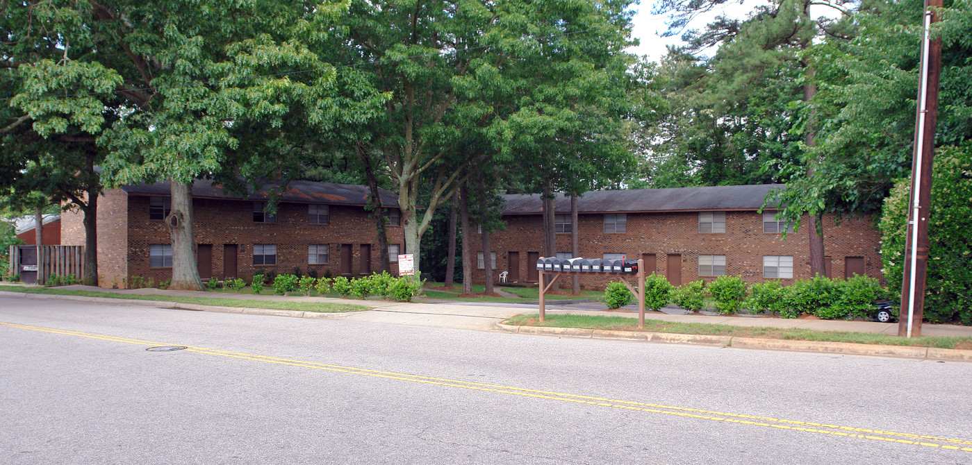 1510-1528 Crest Rd in Raleigh, NC - Building Photo