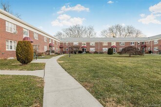 15 Winchester Ave in Yonkers, NY - Foto de edificio - Building Photo