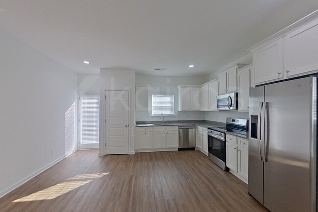 135 English Oak Ln in Warner Robins, GA - Foto de edificio - Building Photo