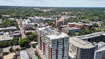 400 W North St in Raleigh, NC - Building Photo - Building Photo