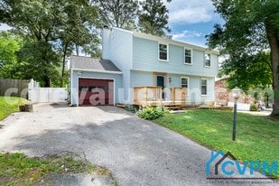 723 Snowdon Ln in Glen Burnie, MD - Building Photo