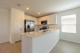 214 Sambre St in Niederwald, TX - Building Photo - Building Photo
