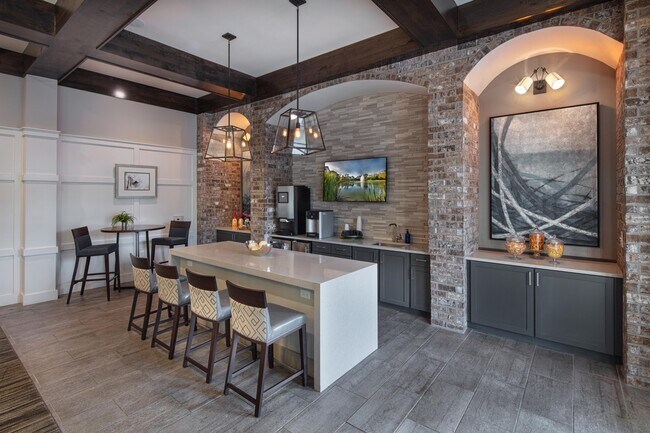Vestavia Reserve in Vestavia, AL - Foto de edificio - Interior Photo