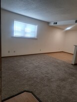 1646 Towne Dr, Unit D Apartments