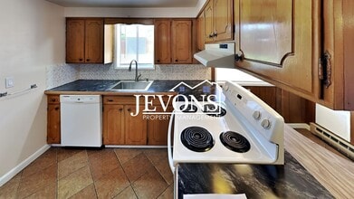 210 S 40th Ave in Yakima, WA - Building Photo - Building Photo