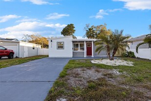 5318 9th Ave N in St. Petersburg, FL - Building Photo