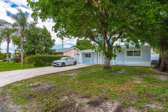 626 NW 7th St in Boynton Beach, FL - Building Photo - Building Photo