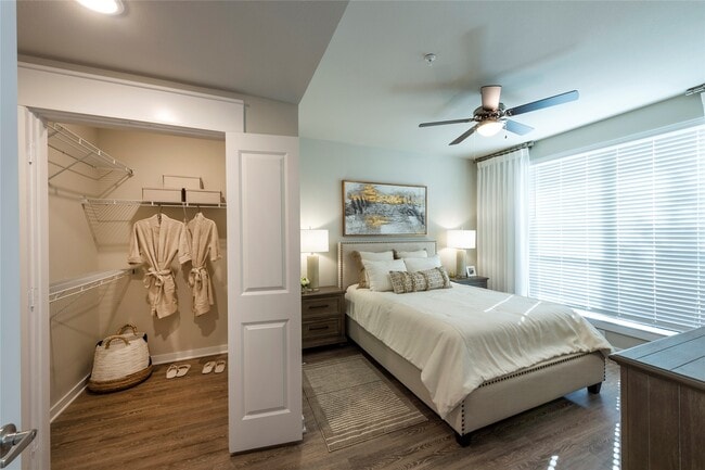 property at 15915 Kingfield Dr