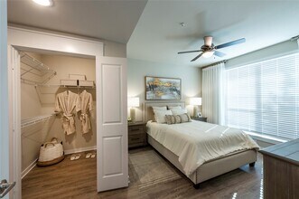 15915 Kingfield Dr in Houston, TX - Building Photo - Building Photo