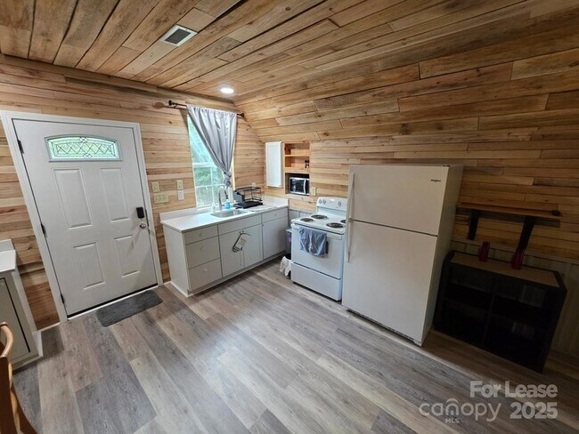 820 Clearview Rd in Cleveland, NC - Foto de edificio - Building Photo