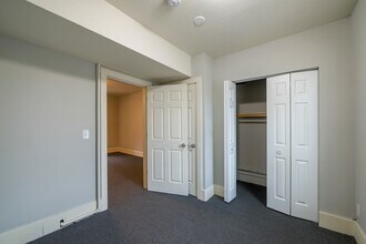 2418 3rd St NE in Minneapolis, MN - Building Photo - Building Photo