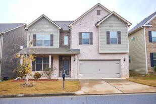 7687 Volion Dr in Fairburn, GA - Building Photo