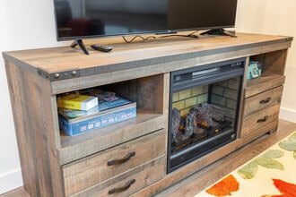 9413A Roosevelt Way NE in Seattle, WA - Building Photo - Building Photo