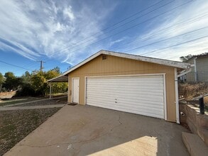 101 Jones St in Bodfish, CA - Foto de edificio - Building Photo