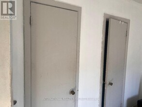 2034 Weston Rd in Toronto, ON - Building Photo - Building Photo