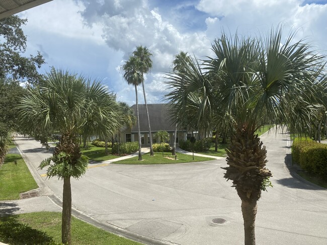 26747 Little John Ct, Unit Manor #11 in Bonita Springs, FL - Building Photo - Building Photo