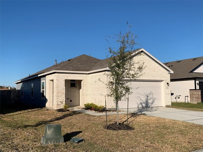 810 Brookside Dr in Dayton, TX - Building Photo - Building Photo
