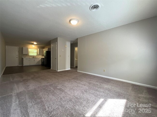 201 Arthur Dr in Thomasville, NC - Building Photo - Building Photo