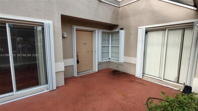 11045 Neptune Dr in Hollywood, FL - Building Photo - Building Photo