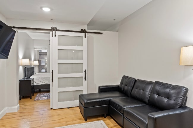 1361 Elm St in Manchester, NH - Building Photo - Building Photo
