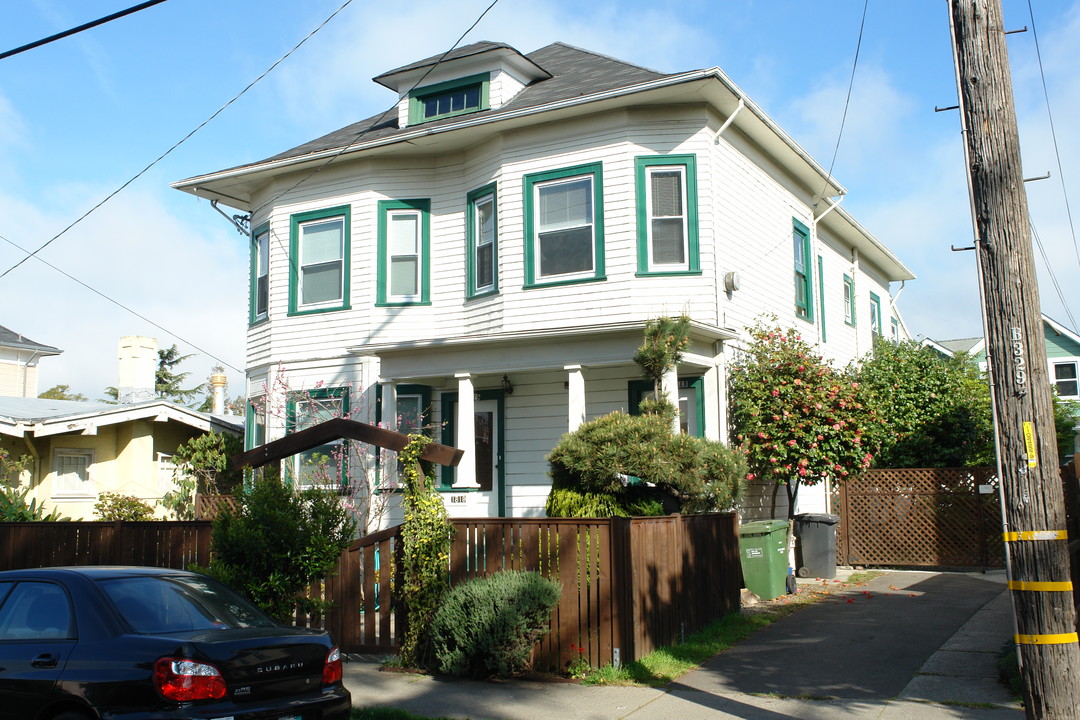 1819 Berkeley Way in Berkeley, CA - Foto de edificio